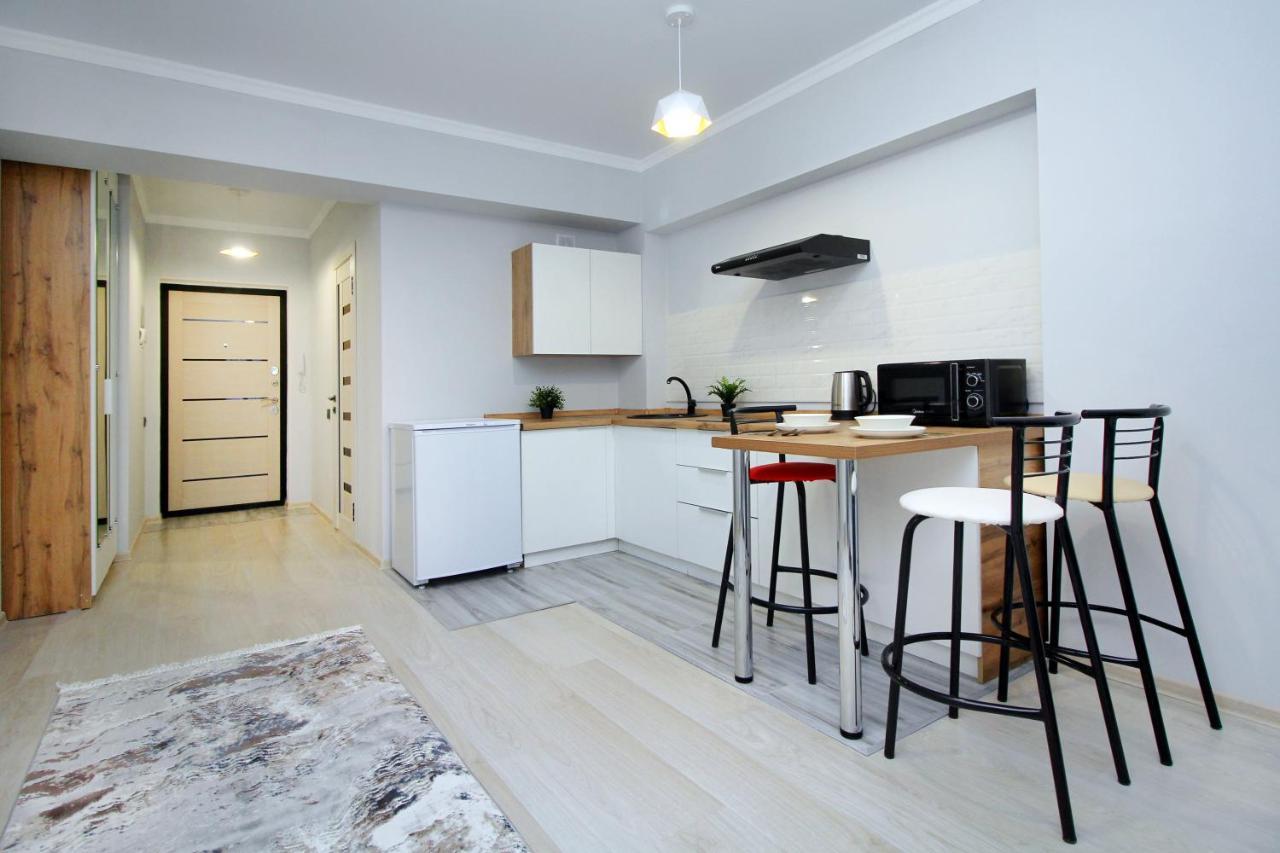 Cozy Studio In The Best Area! 3 알마티 외부 사진
