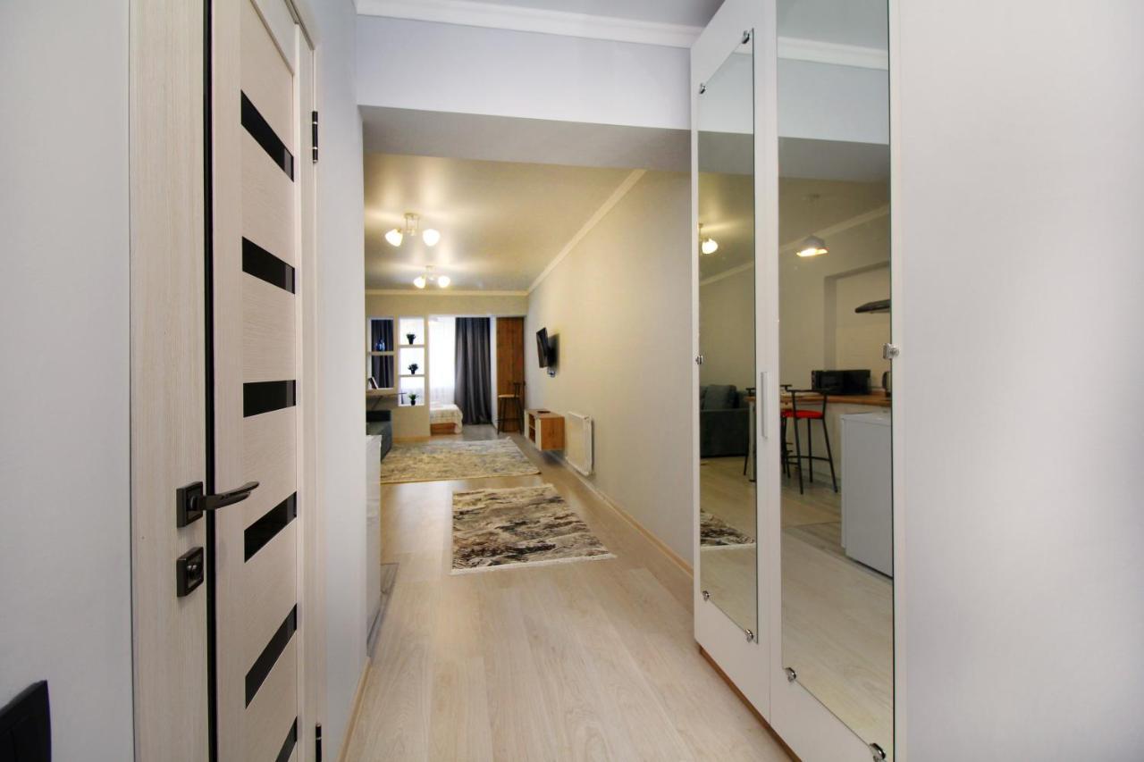 Cozy Studio In The Best Area! 3 알마티 외부 사진